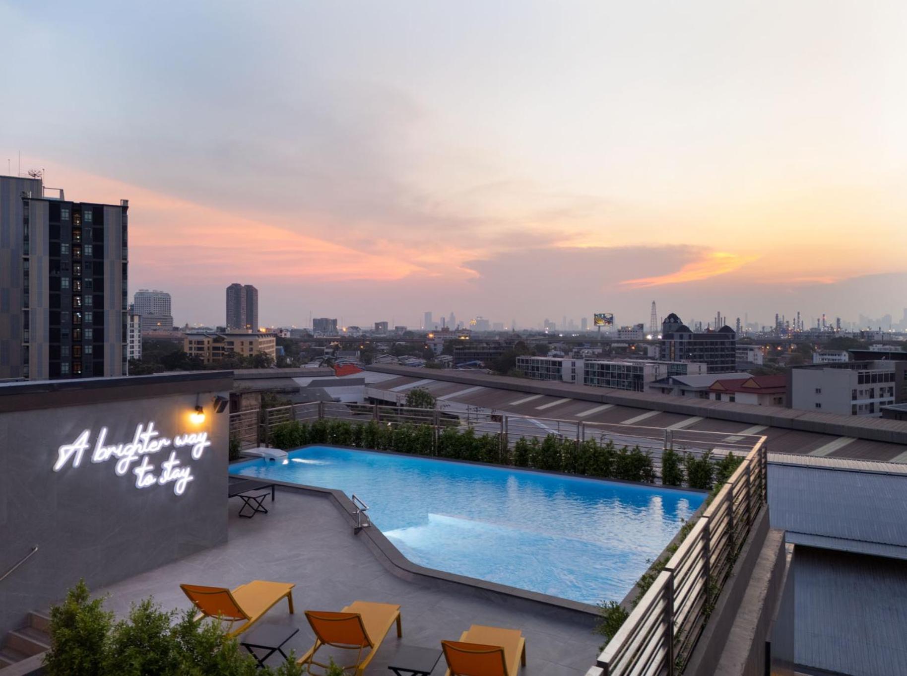 Hotel Lumen Bangkok Udomsuk Station Esterno foto