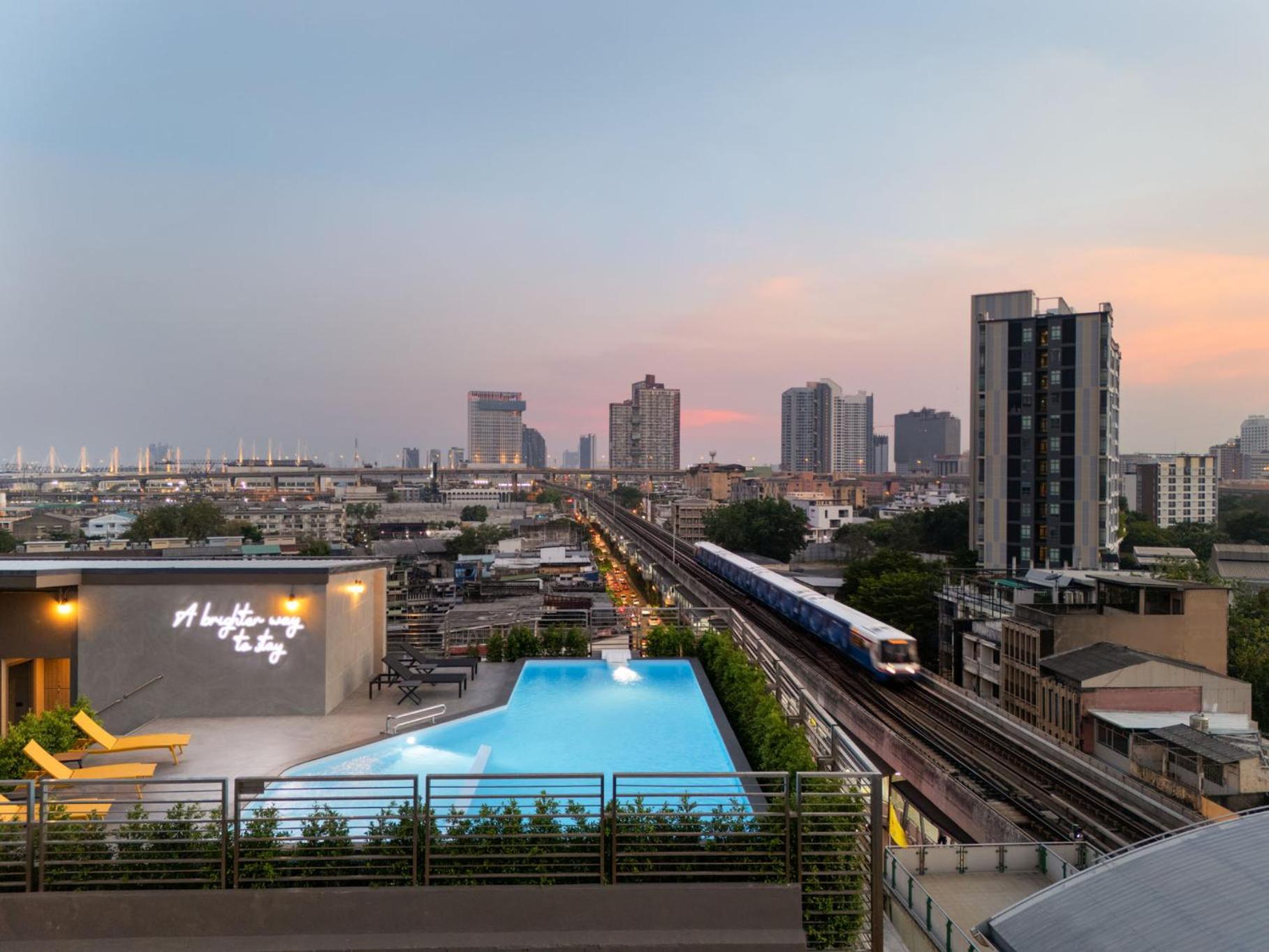 Hotel Lumen Bangkok Udomsuk Station Esterno foto