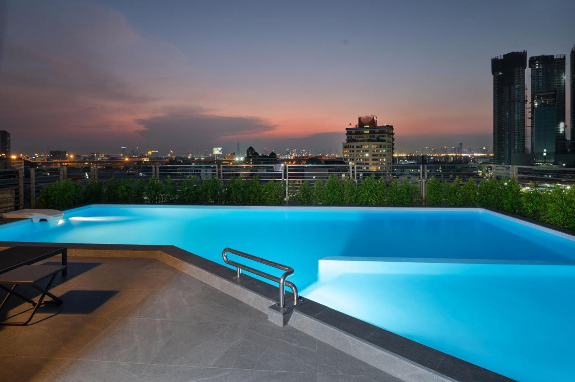 Hotel Lumen Bangkok Udomsuk Station Esterno foto