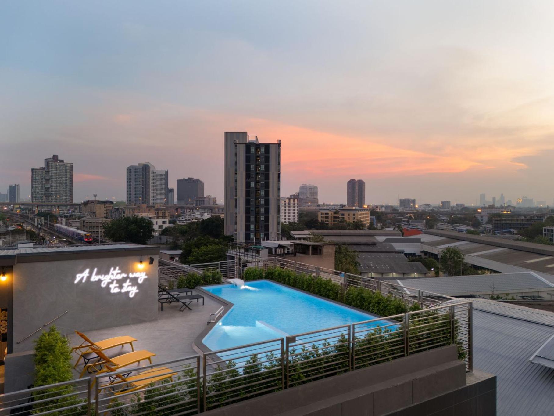 Hotel Lumen Bangkok Udomsuk Station Esterno foto