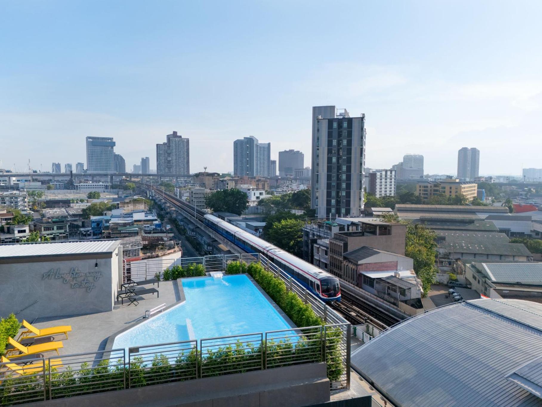Hotel Lumen Bangkok Udomsuk Station Esterno foto