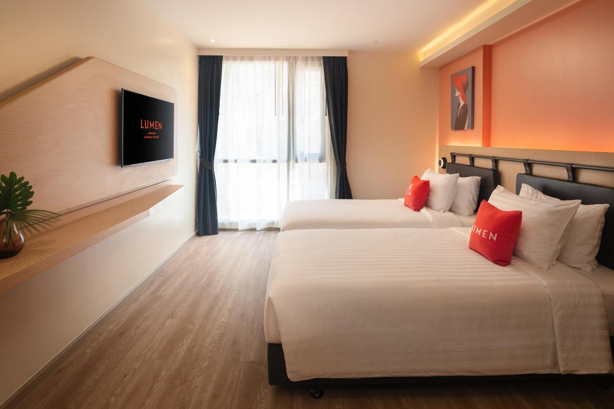 Hotel Lumen Bangkok Udomsuk Station Esterno foto